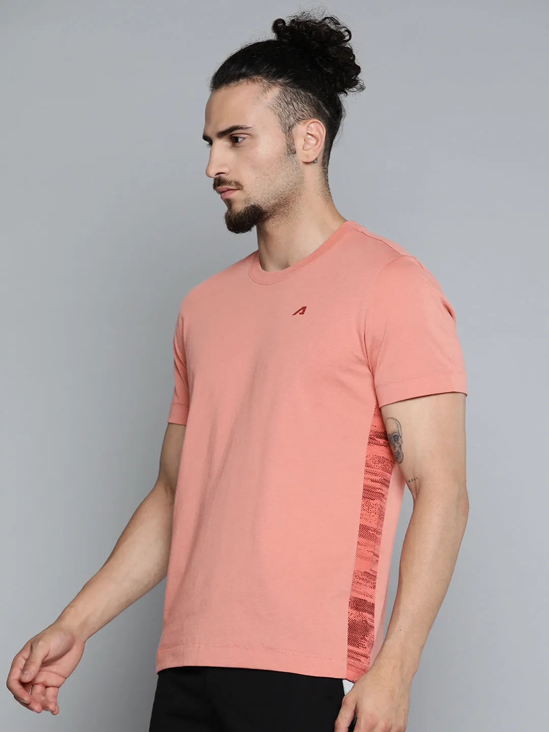 Alcis Men Dusty Pink Solid Slim Fit Gym T-shirt