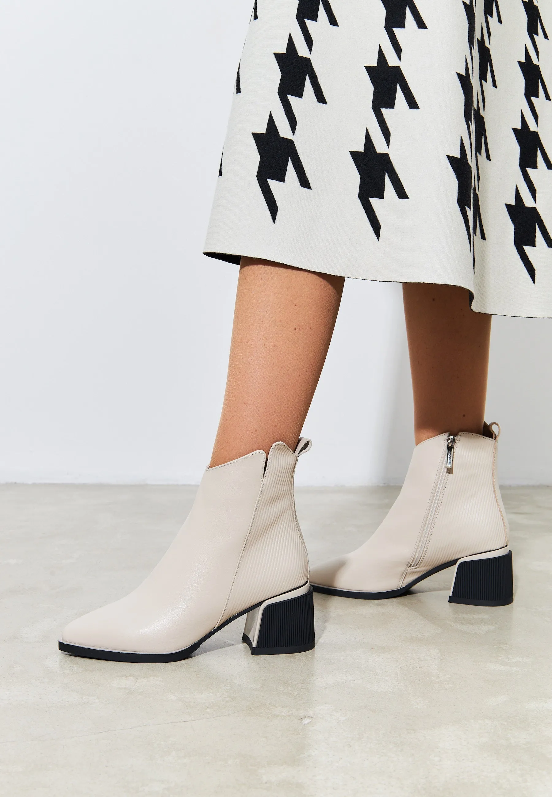 Casual Ankle Boots - Beige