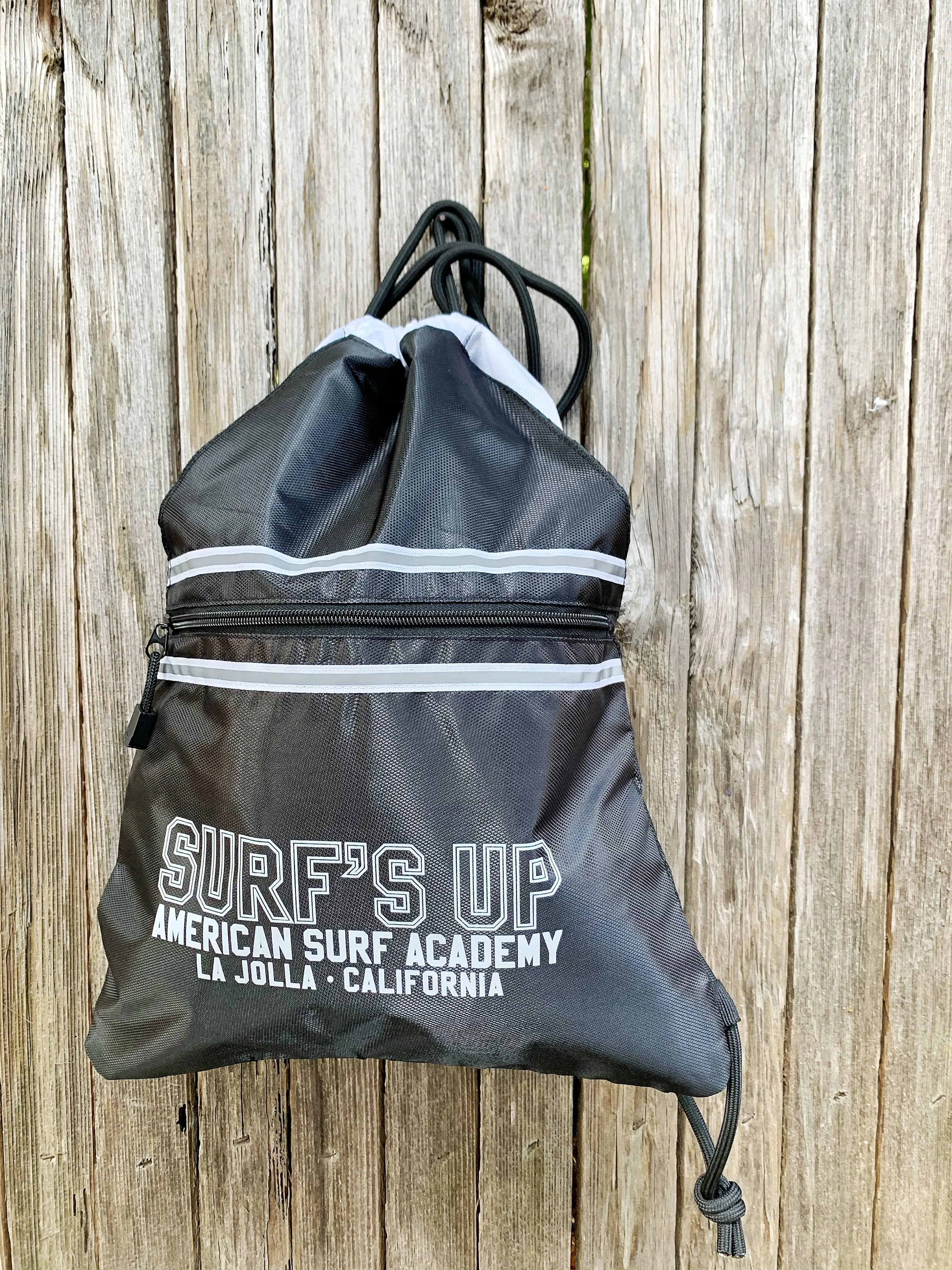 CINCH SACK - Surf's Up American Surf Academy (black)