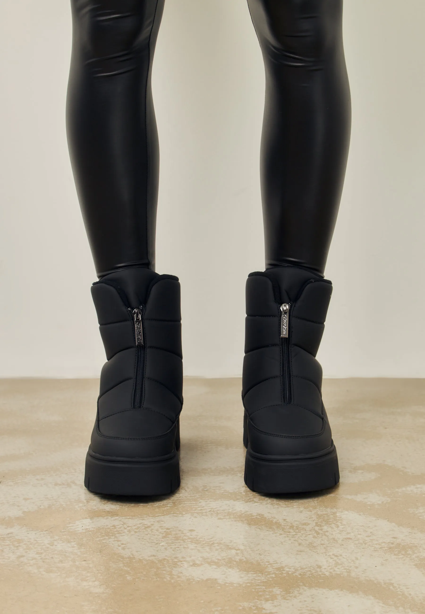 Elegant Winter Snow Boots - Black