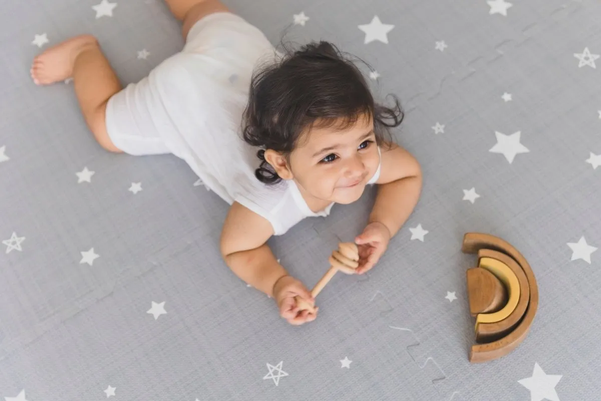 Kind and Me Dreamy White Stars Set in Grey Playmat (Set of 6)