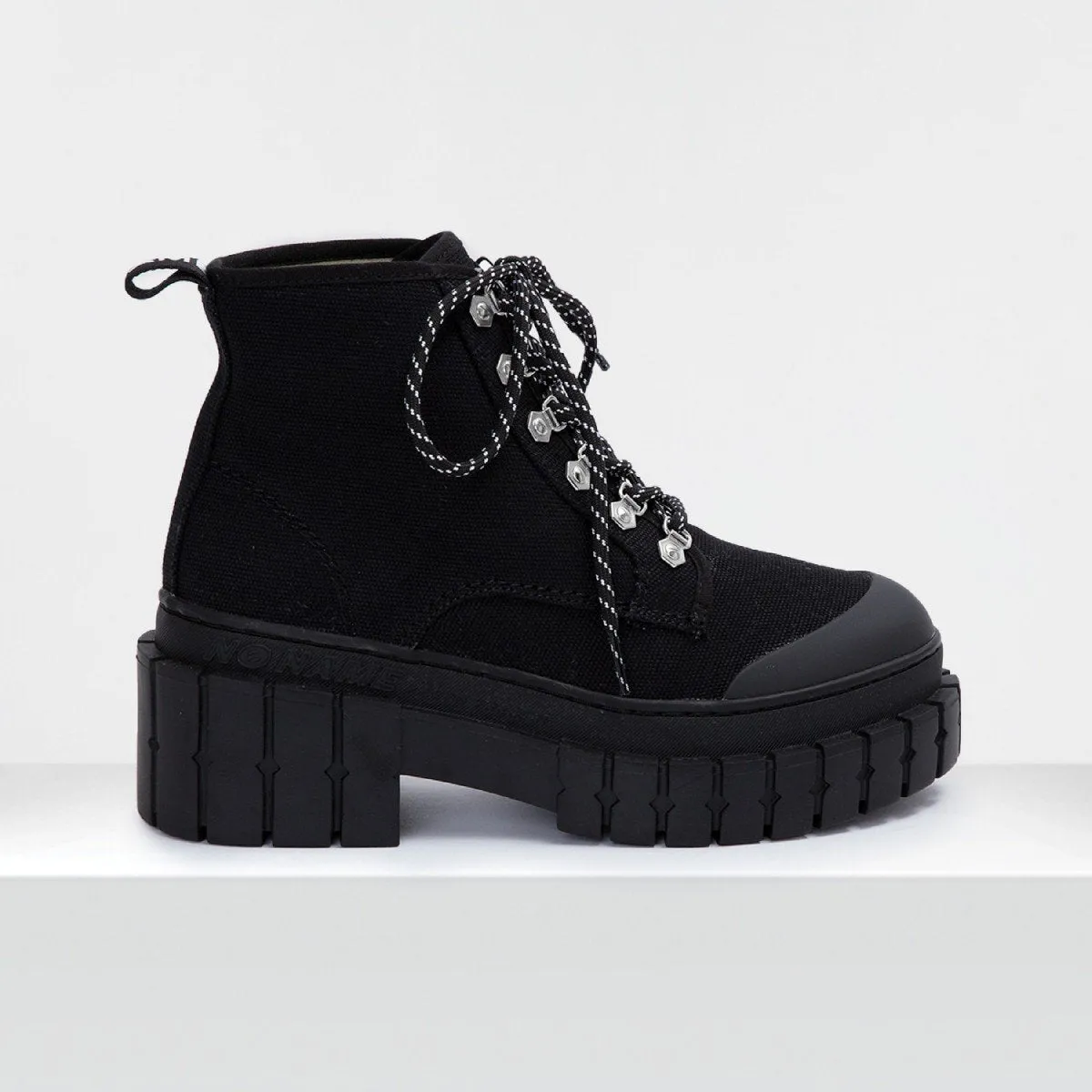 Kross Canvas Black Low Boots